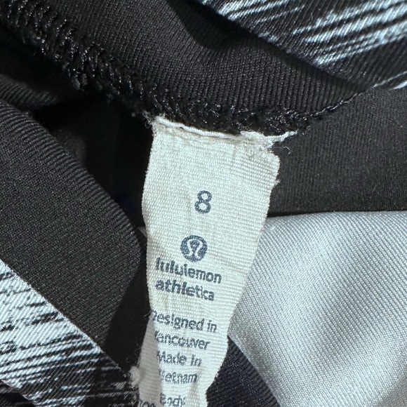 ⭐️Lululemon Hot To Street Crop in Heat Wave White Black / Black [783] - Picture 9 of 9